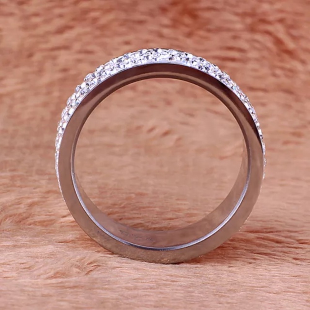Brand New Stainless Steel AAA+ crystals size 7.5&7 - Picture 3 of 8