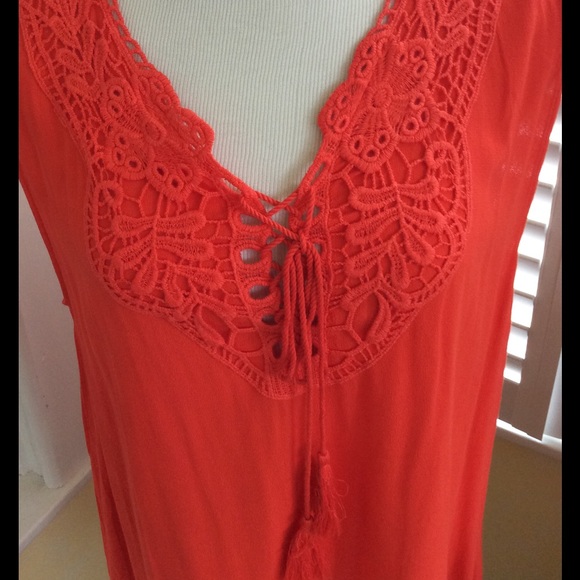 Top - Picture 2 of 2