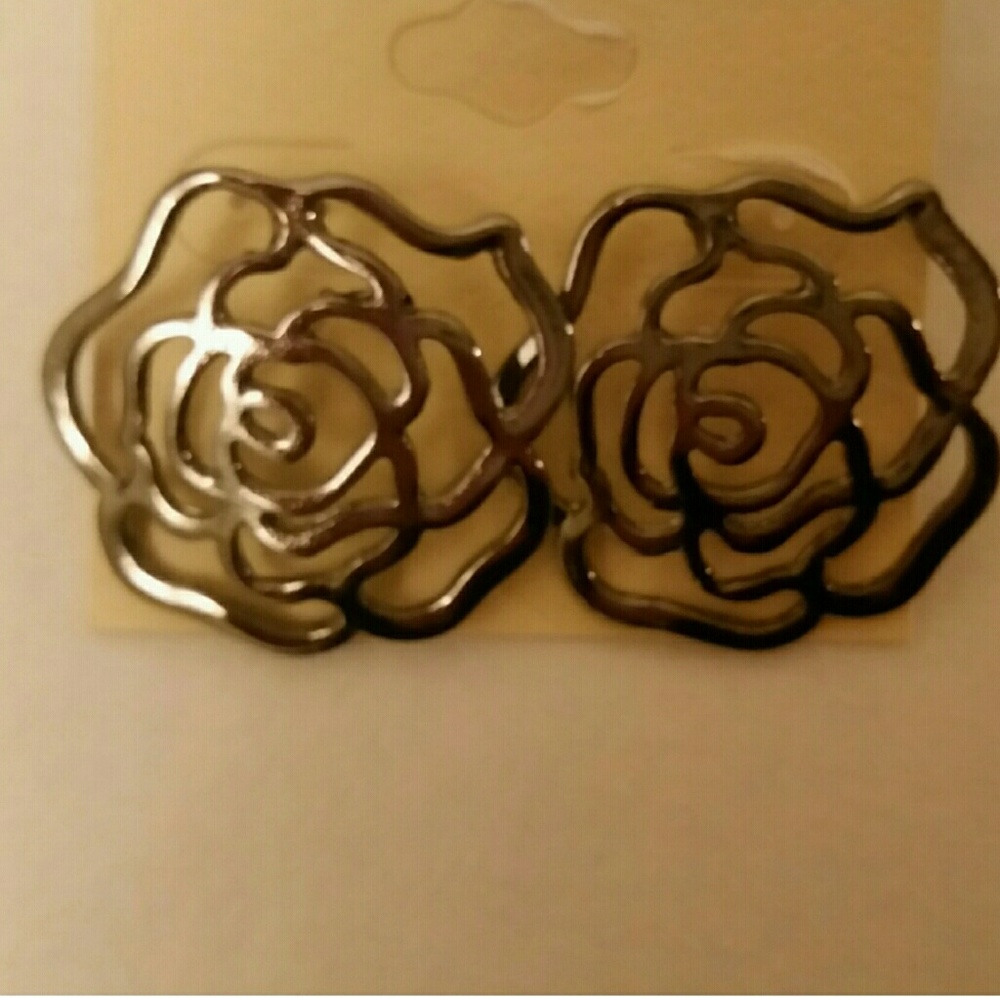 Flower Earrings - Picture 2 of 4