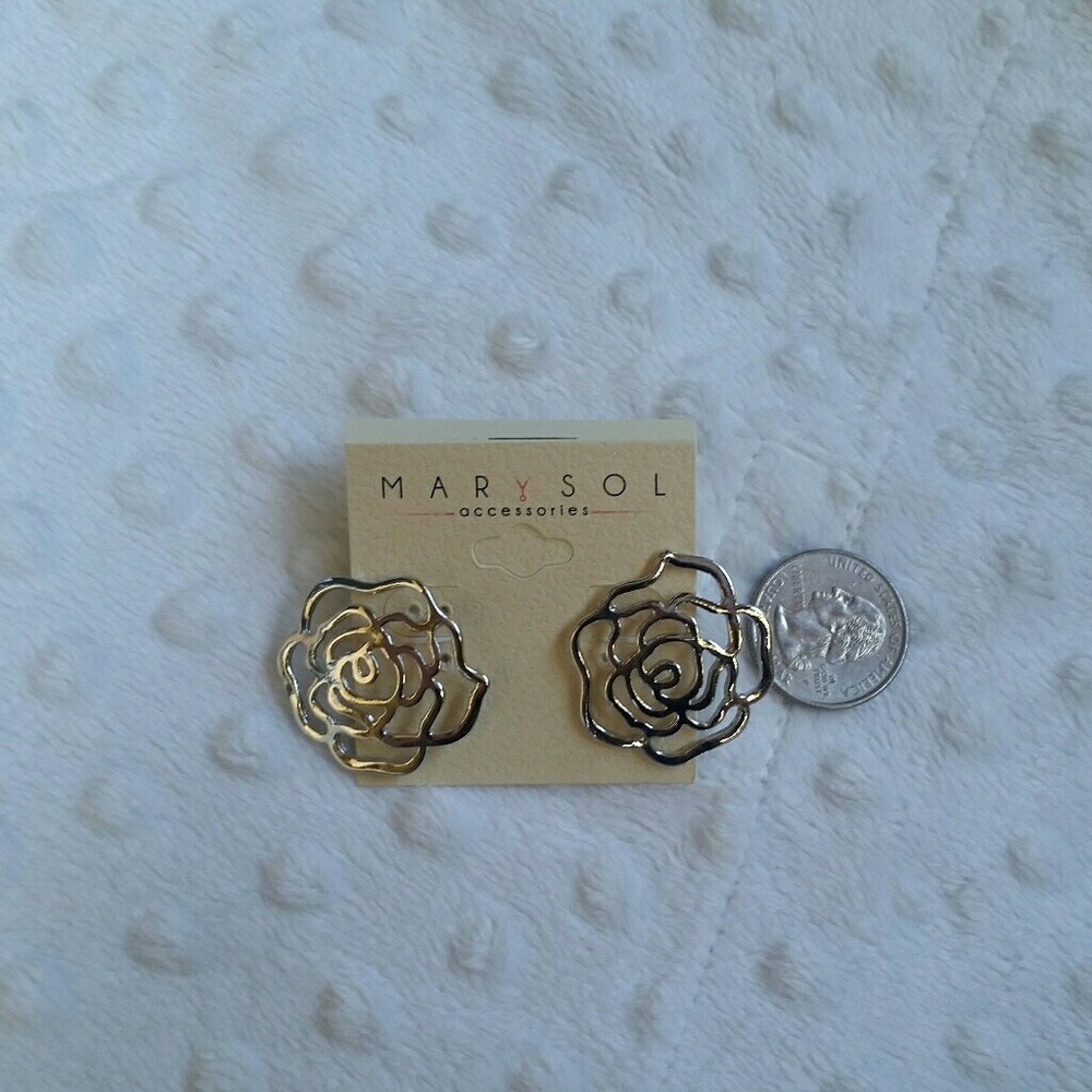 Flower Earrings - Picture 4 of 4