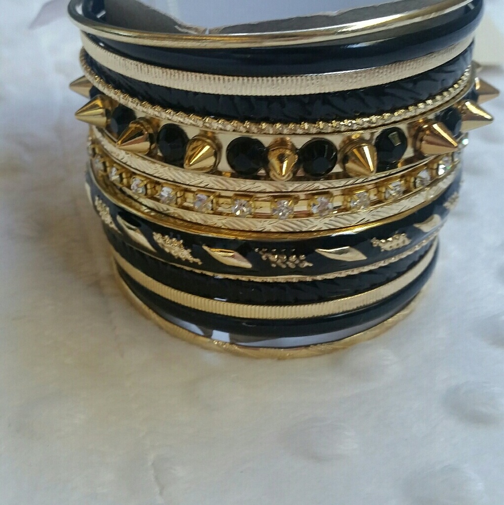Bracelets - Picture 2 of 3