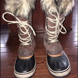 Sorel women's Joan of Arctic size 10