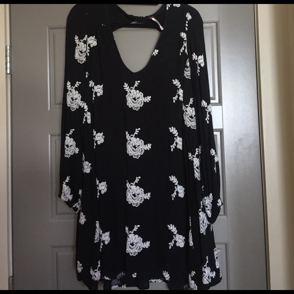 Free People Dresses & Skirts - Free People Embroidered Dress