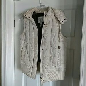 American eagle hodded puffer vest