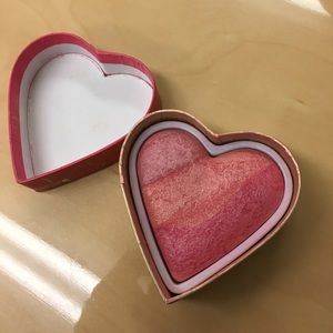 Too faced blush