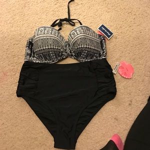 2 piece bathing suit new with tags never worn