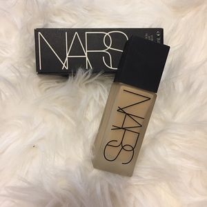 NARS Luminous Foundation