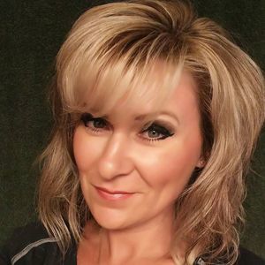 Meet your Posher, Kandy