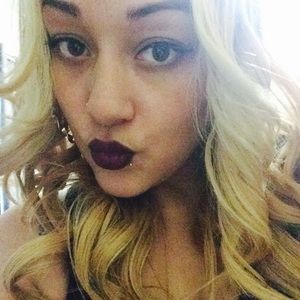 Meet your Posher, Magaly