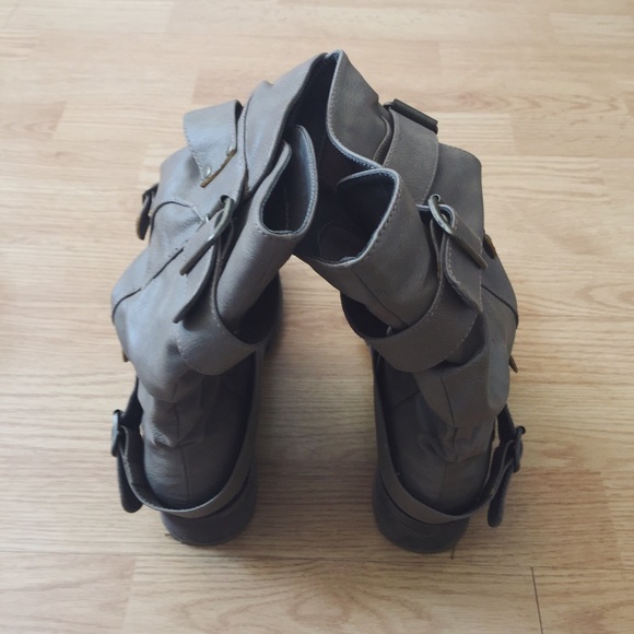 🎉PRICE DROP🎉 Mid-Height Taupe Buckle Boot - Picture 2 of 5