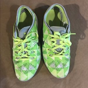 Women's Nike free run 5.0 tennis shoes!