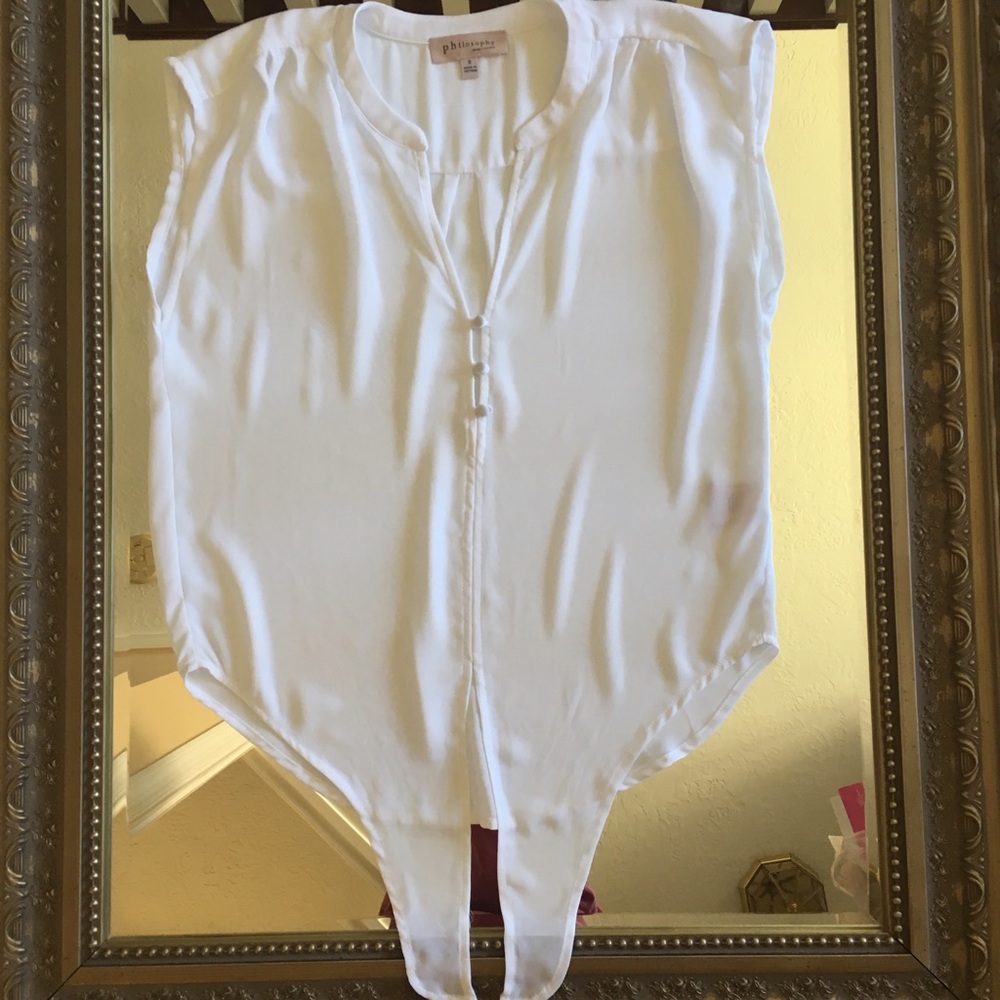 STUNNING Philosophy white front-tie top.