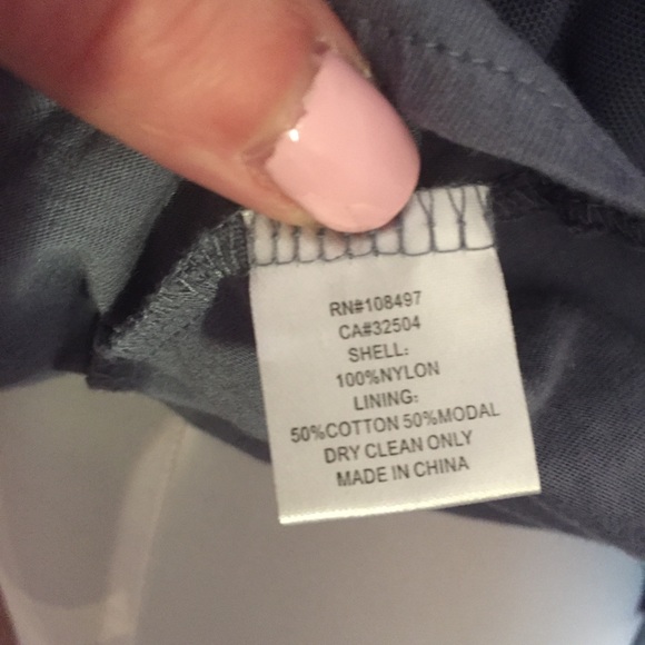 Burlapp grey top w/flower appliqué - Picture 7 of 8