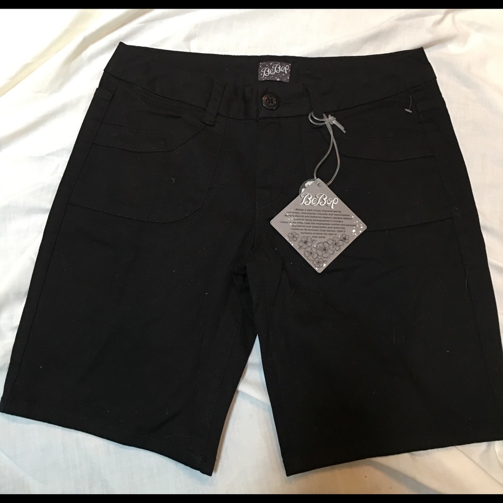 Brand new pair of black shorts size 5 juniors!❤️