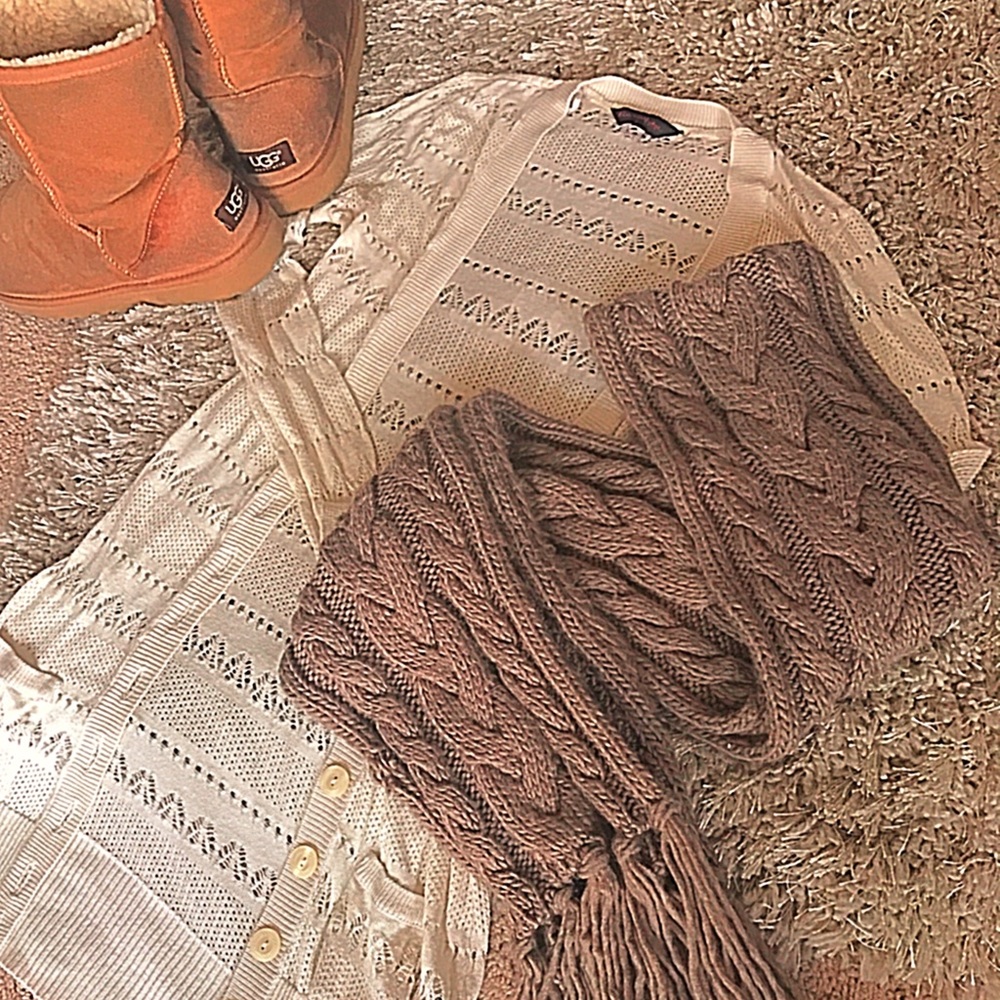 Urban Outfitters cable knit scarf *bundle only*