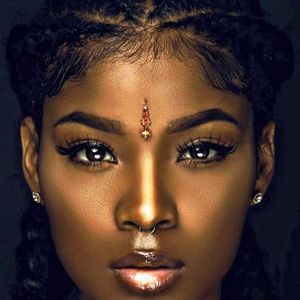 Meet your Posher, Monae