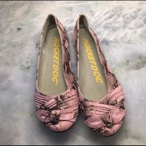 Rocket Dog pink flats