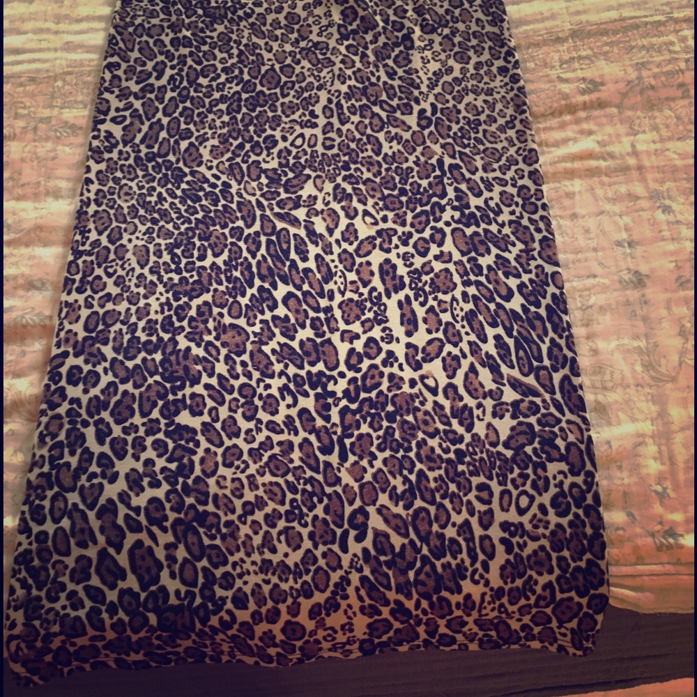 Leopard pencil skirt
