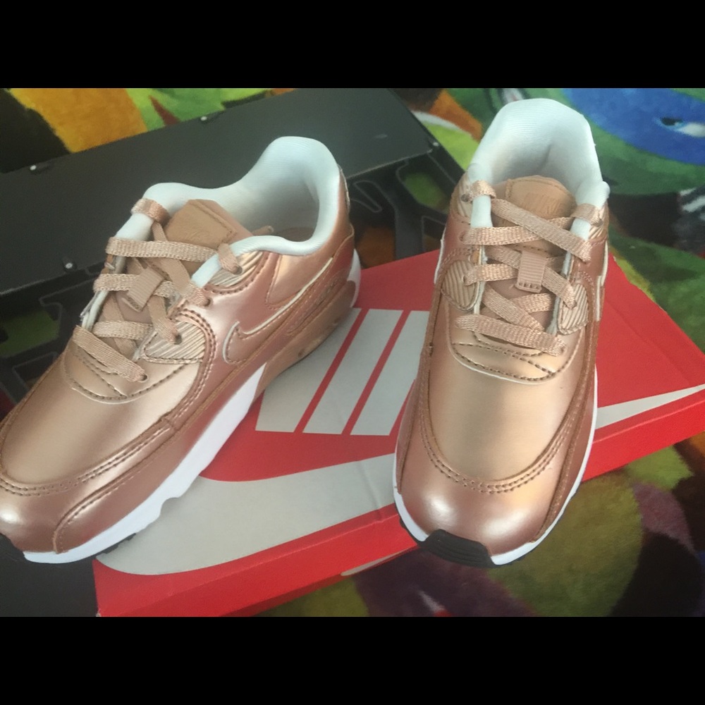 Girl Nike Air Max 90 NIB - Picture 4 of 4