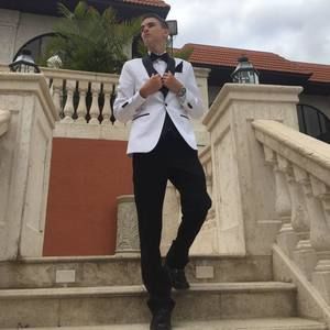 Meet your Posher, Christian