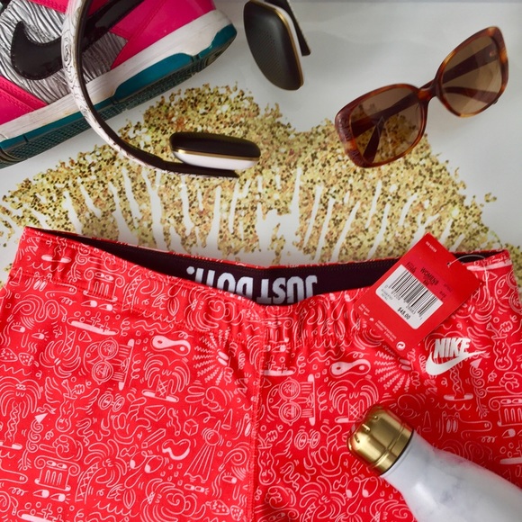 Nike Pants - Nike Leg-A-See Print Leggings