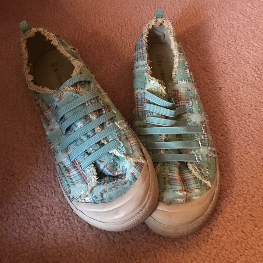 No boundaries size 9.5 sneakers