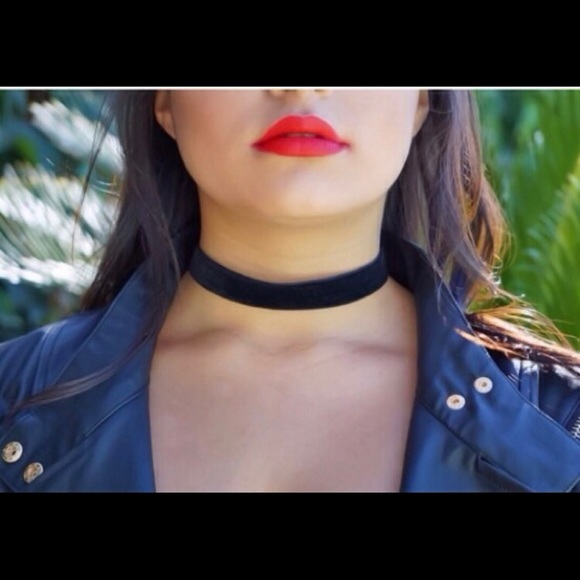Black Velvet Sasi' Chocker * NWT * 😍 - Picture 1 of 3