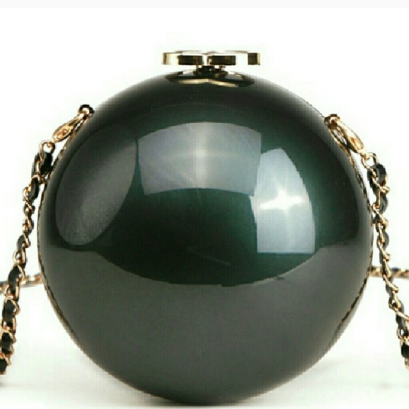 Pink Haley Pearl crossbody clutch in Black - Picture 2 of 4