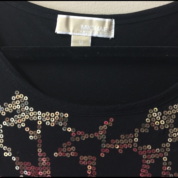 Michael KORS - black W/ gold sequin s/s top - Picture 2 of 3