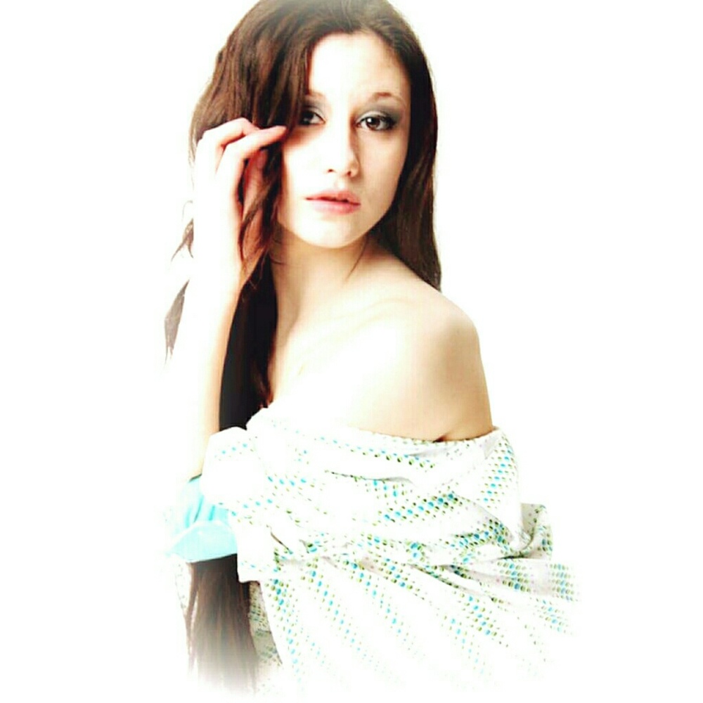 Meet the Posher- Raine