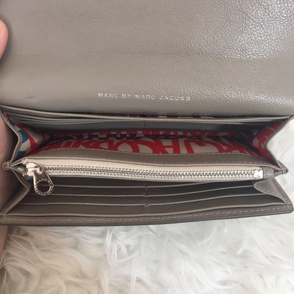 Marc by Marc Jacobs Werdie Color Block Wallet - Picture 5 of 6