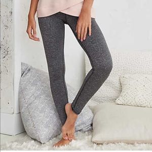 Aerie Chill Play Move Leggings. Size L. Brand New