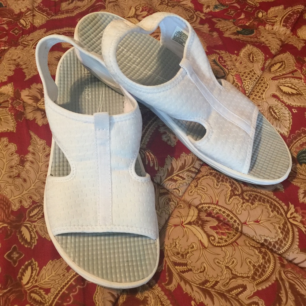Easy Spirit white slip-on sandals