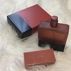 MAC Velvet Teddy Shadescent