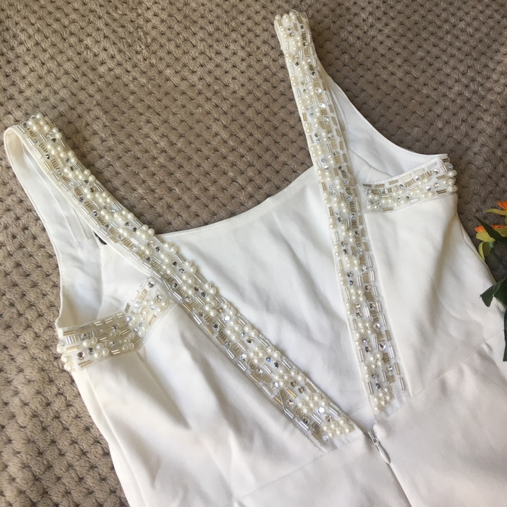 BACKLESS BEADED IVORY BODYCON DRESS - Picture 1 of 7