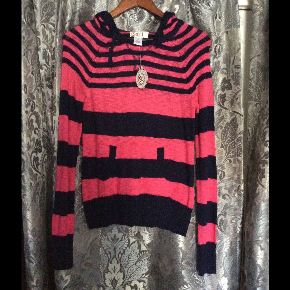 NWT SWEATER