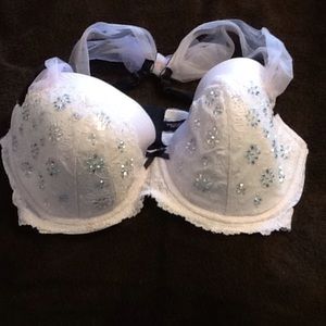 VS Limited Edition Bra