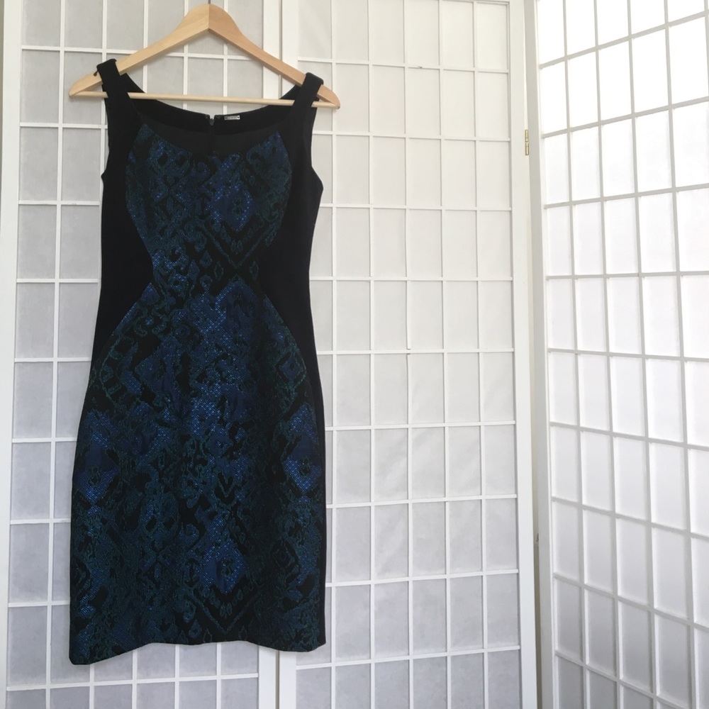 Elie Tahari Sheath Dress