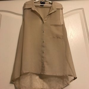 Tan/cream Sleeveless collared button-up shirt