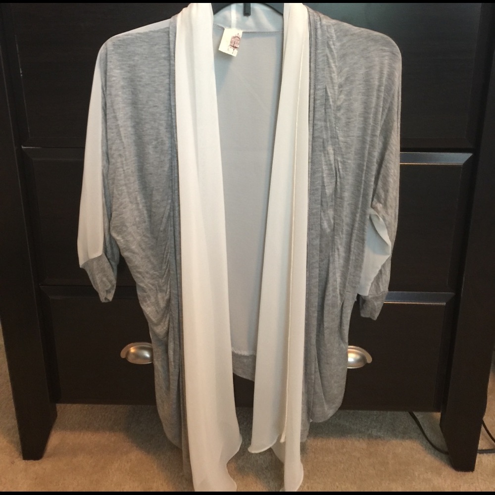 Flowy cardigan from Franchescas Boutique