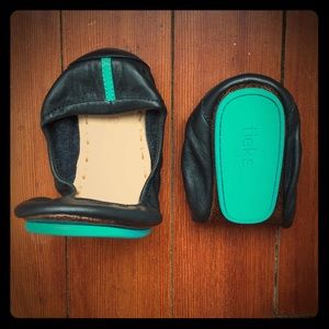 Matte Black Classic Tieks