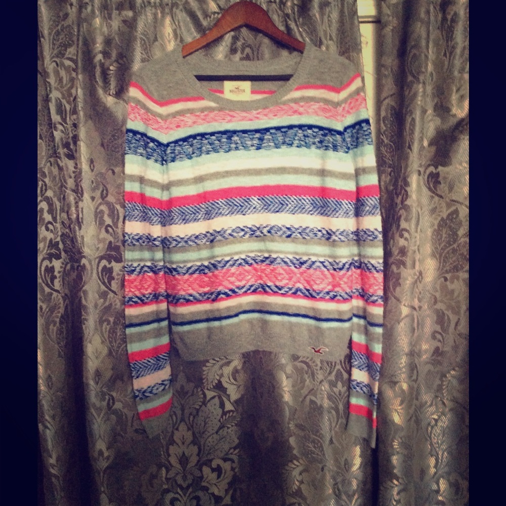 HOLLISTER SWEATER
