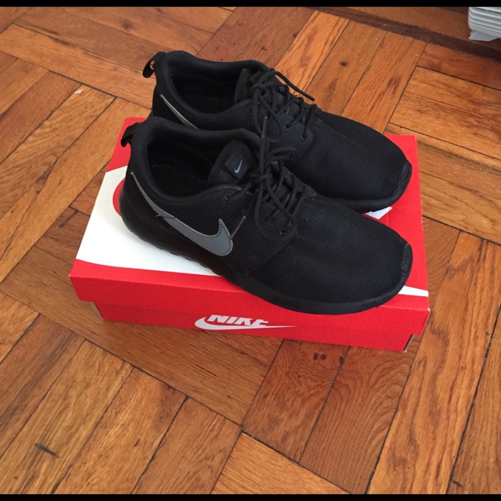 Nike Roshe one 4 1/2