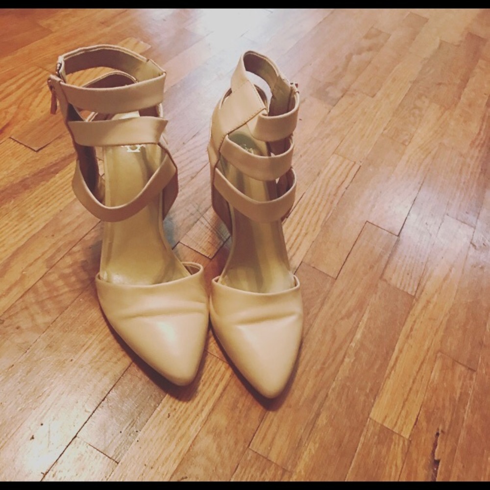 Ann Taylor Nude Heels