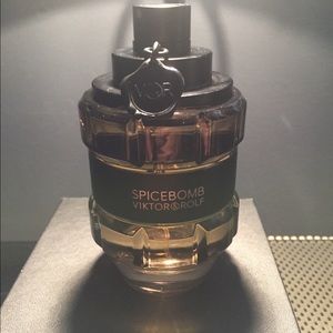 Viktor & Rolf Spicebomb cologne