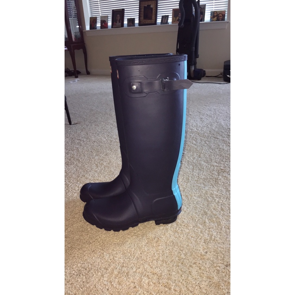 Hunter original two toned boots NEED GONE