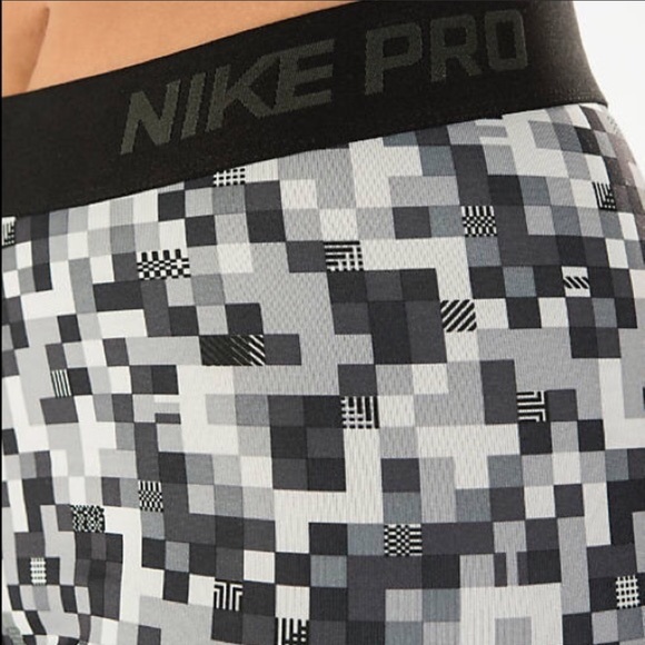 New Nike Pro Hyperwarm Glitch Print Leggings - Picture 3 of 6