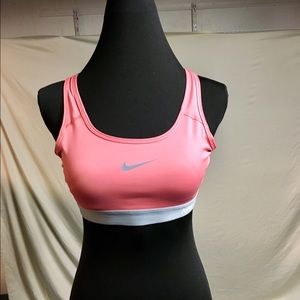 Nike pro sports bra