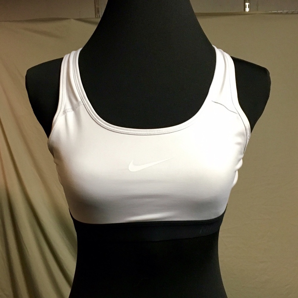Nike pro sports bra