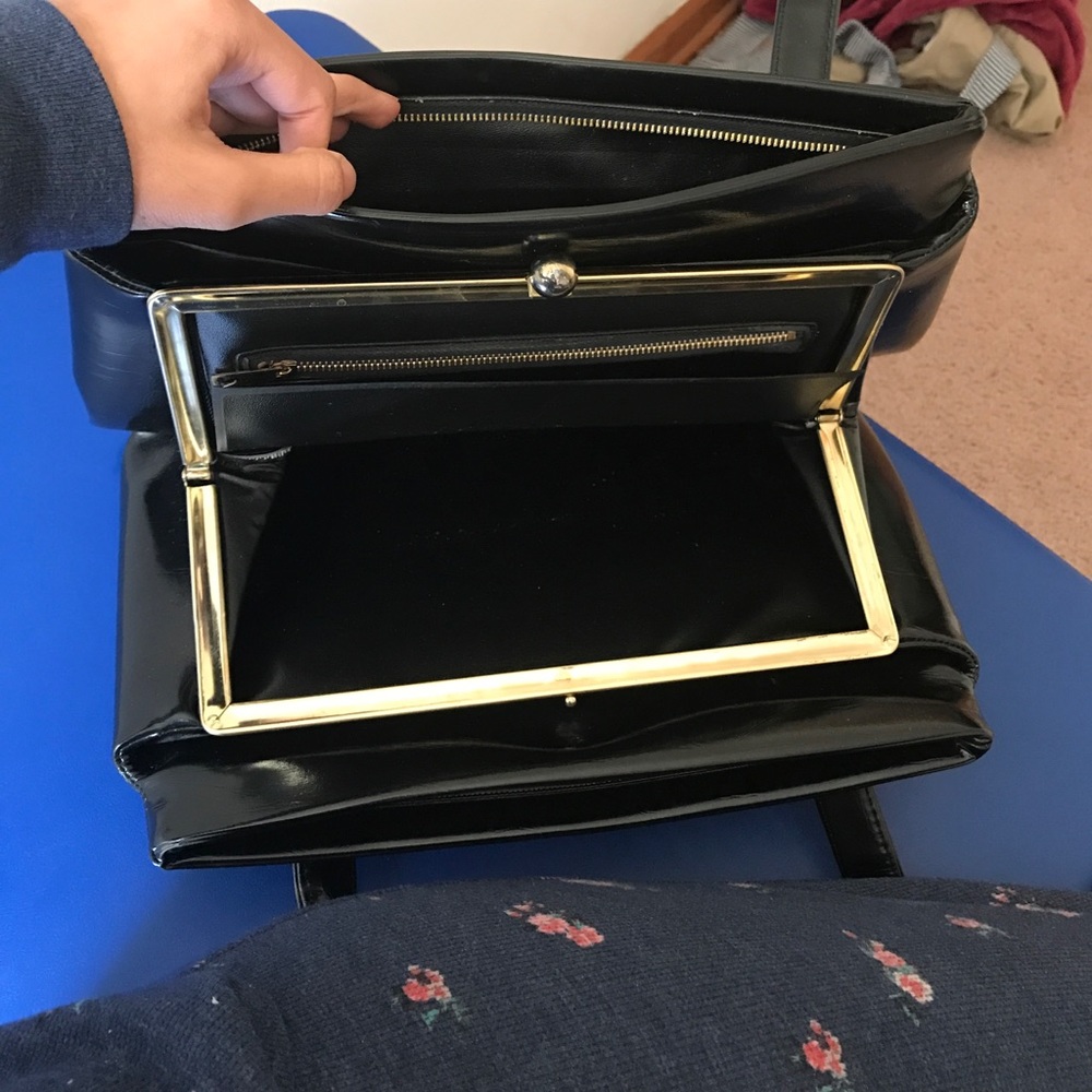 Multi pocket purse
